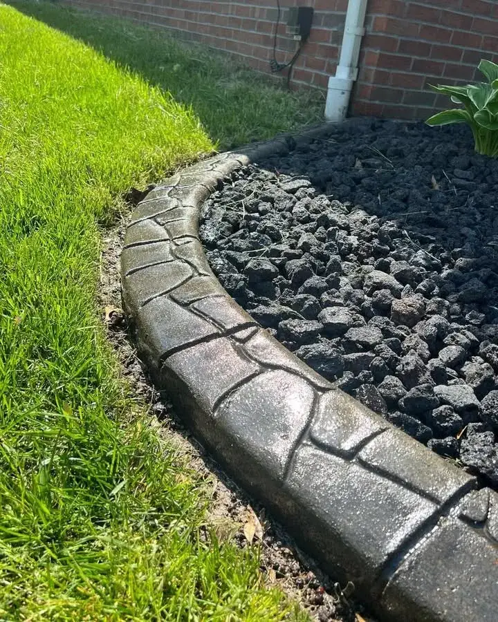 Flagstone decorative concrete curbing pattern